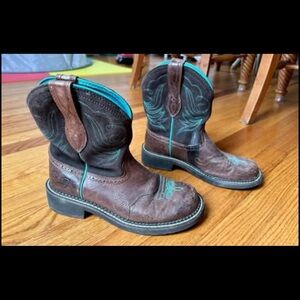 Women’s ariat FatBabys